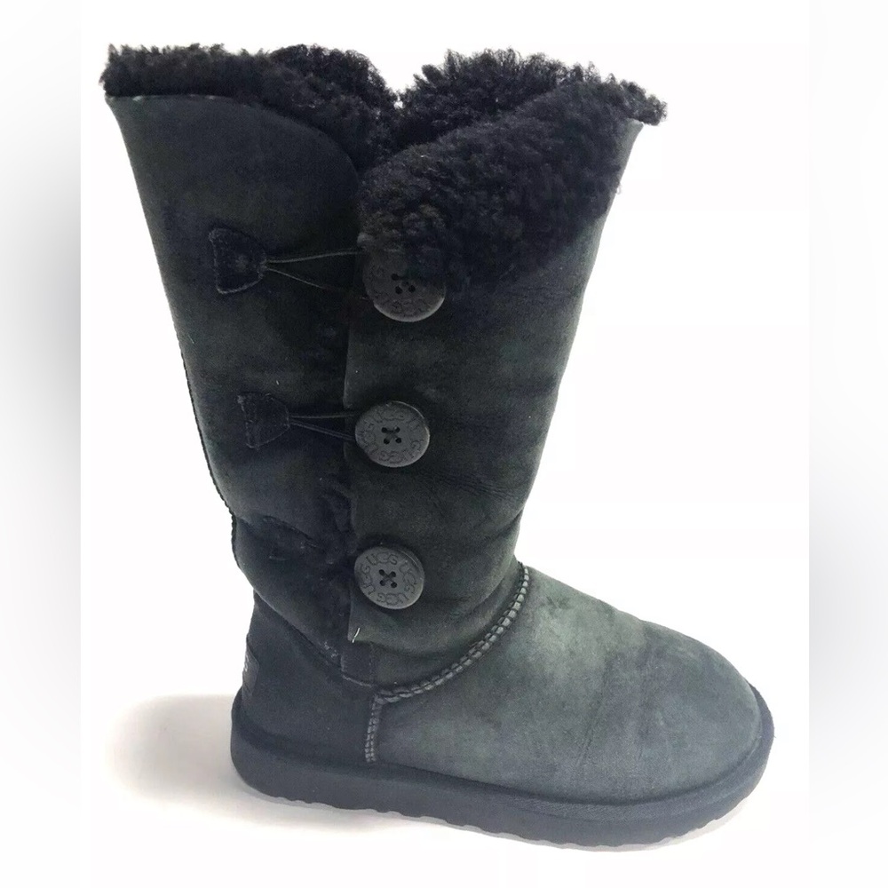 UGG Women’s Bailey Button Triplet II Black Boots, Size 7 M.